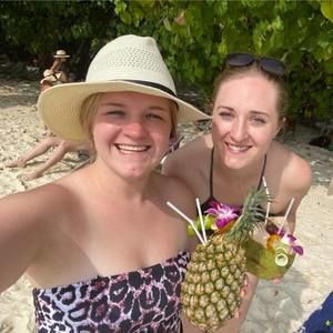 Meet your Posher, Laura